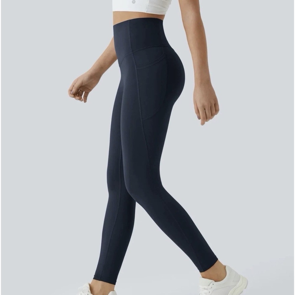 Halara High Waisted Crossover Scrunch Butt Leggings with Pockets Black Large